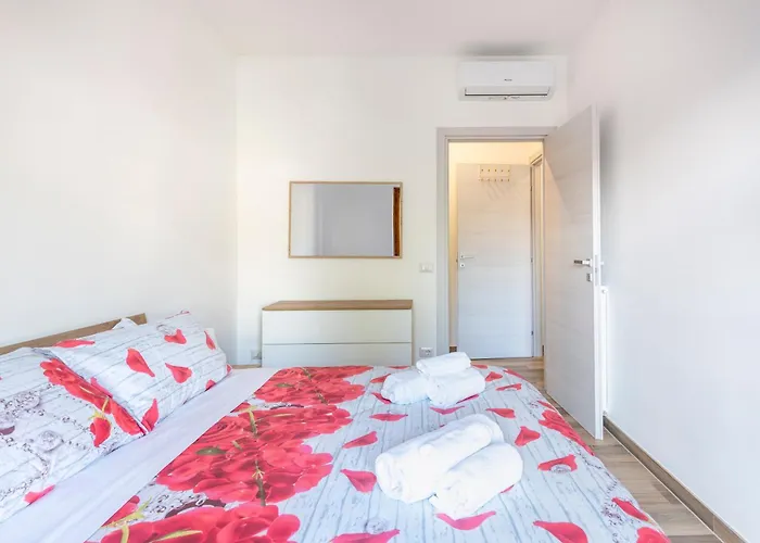 Parco Degli Acquedotti 2Bedroom Apt